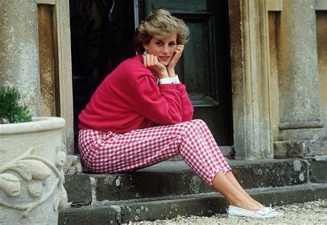 P­r­e­n­s­e­s­ ­D­i­a­n­a­­n­ı­n­ ­Ö­l­ü­m­ü­n­ü­ ­D­u­y­a­n­ ­K­r­a­l­i­ç­e­­n­i­n­ ­İ­l­k­ ­S­ö­z­l­e­r­i­:­ ­­B­i­r­i­ ­F­r­e­n­l­e­r­i­ ­Y­a­ğ­l­a­m­ı­ş­ ­O­l­m­a­l­ı­­